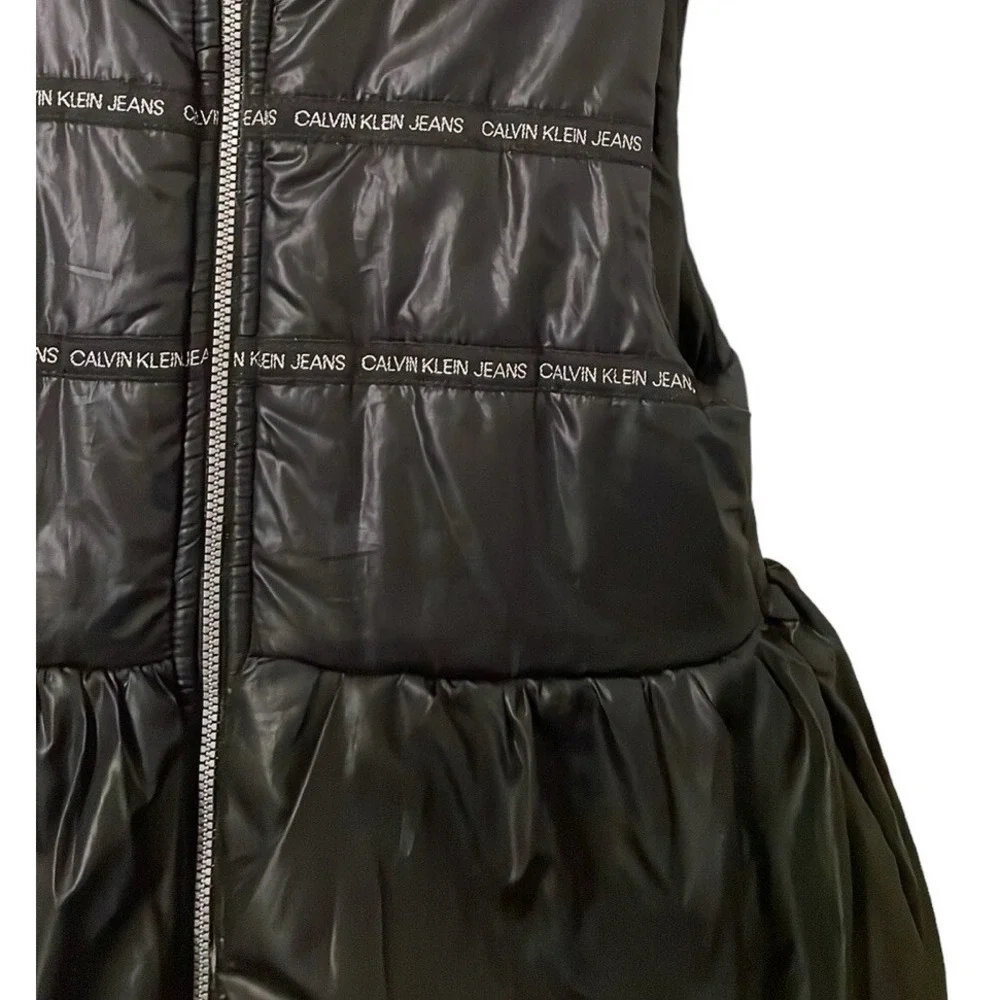 Calvin Klein Jeans Girl's Black Logo Zip-Up Waterproof Vest‎ Size 6